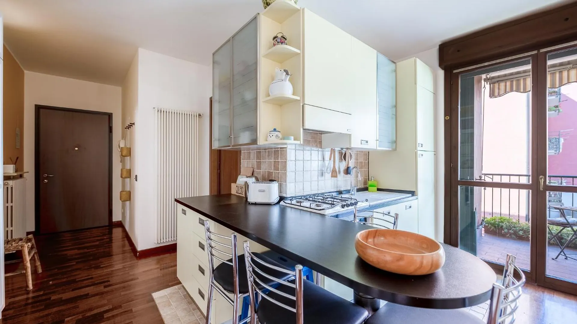 Bright And Quiet Home With Terrace - M3 Lodi 10Min Milan Apartment