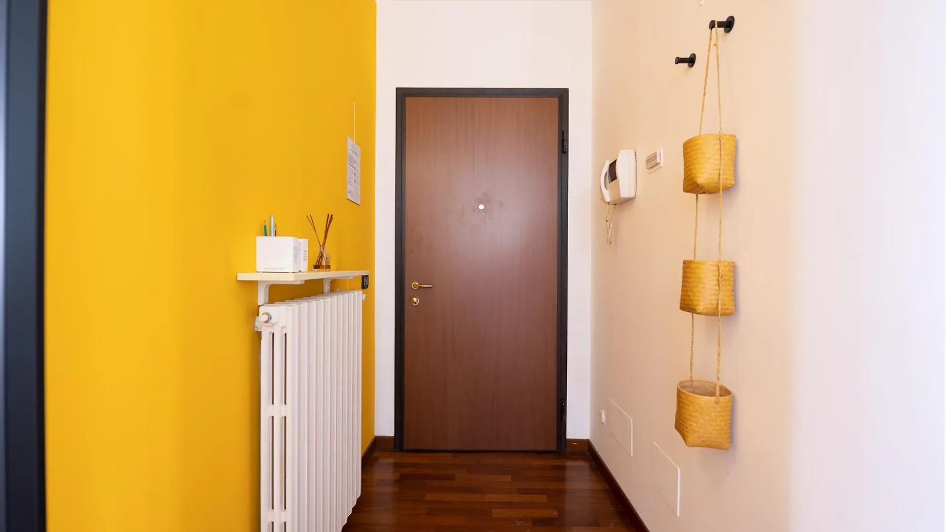 Bright And Quiet Home With Terrace - M3 Lodi 10Min Milan Apartment