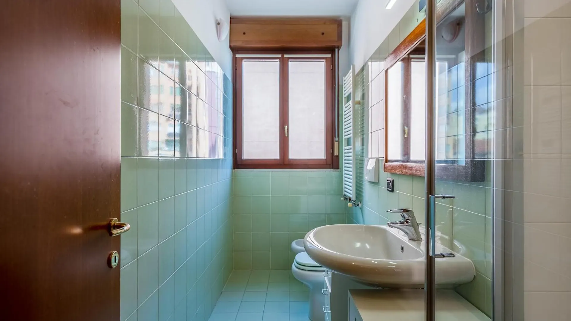 Bright And Quiet Home With Terrace - M3 Lodi 10Min Milan 0*,  Italy