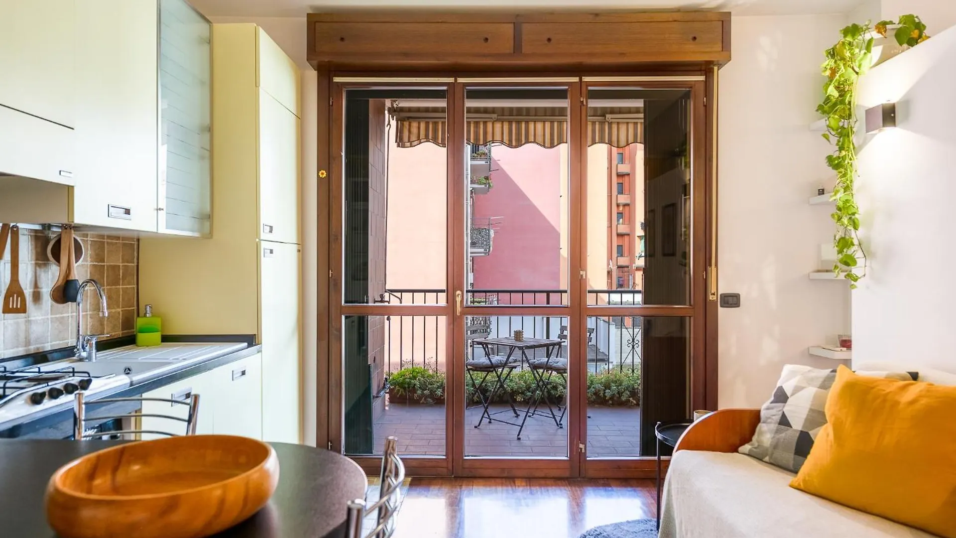 Bright And Quiet Home With Terrace - M3 Lodi 10Min Milan Apartment