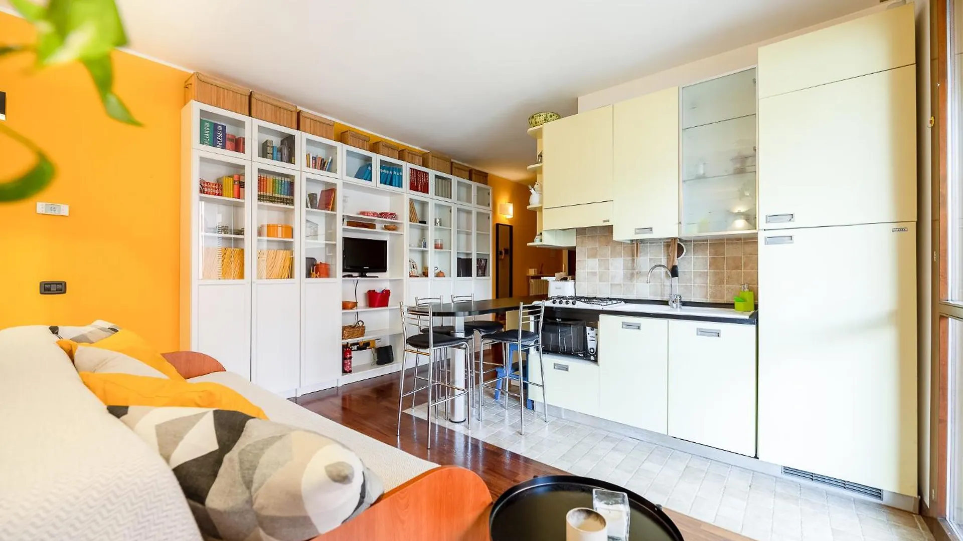 Bright And Quiet Home With Terrace - M3 Lodi 10Min Milan 0*,  Italy